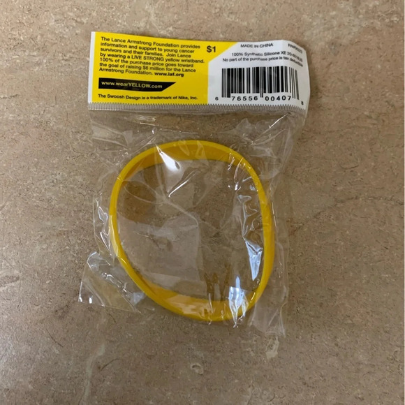 Nike Livestrong Bracelet - Picture 2 of 2